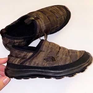 The North Face thermal tent mule kids shoes